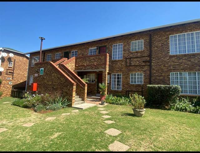 3 BEDROOM TOWNHOUSE FOR SALE IN FARRARMERE